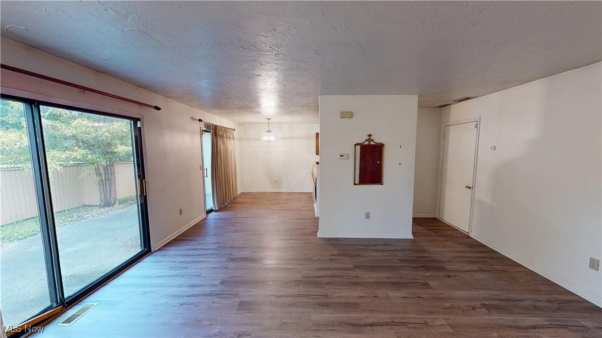 Windchimes On Summit - Residential