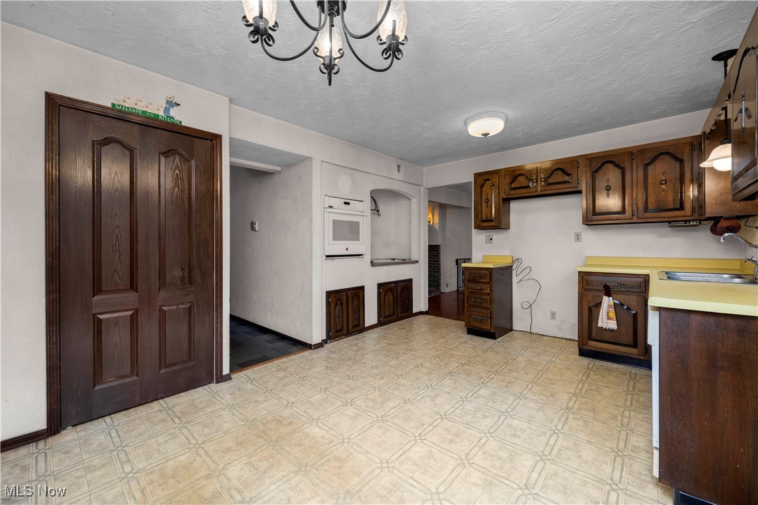 Brace Tr - Residential