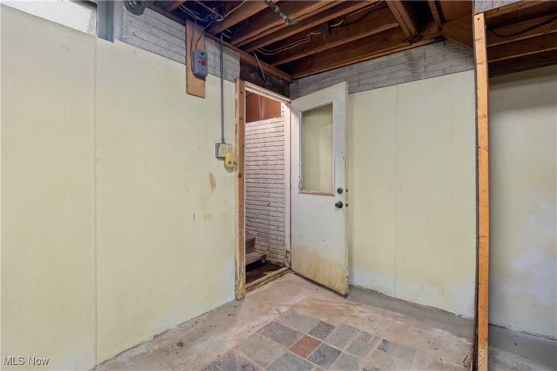 Brace Tr - Residential