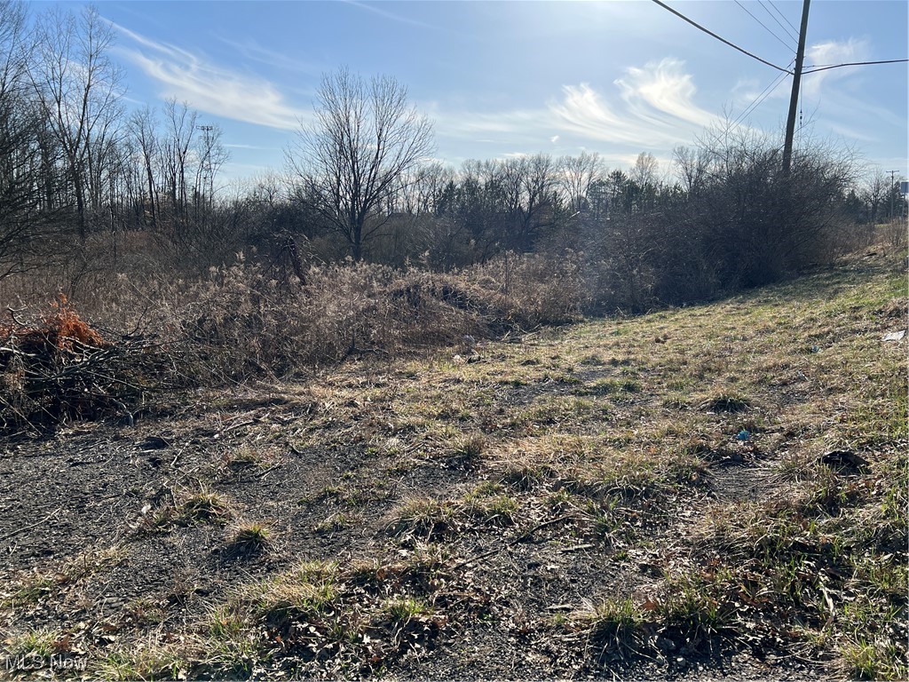 Churchill Road, Girard, Ohio image 19