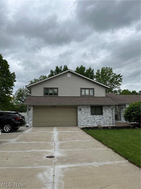 Homes For Sale - 2960 Richmond Road<br/> Beachwood, OH 44122