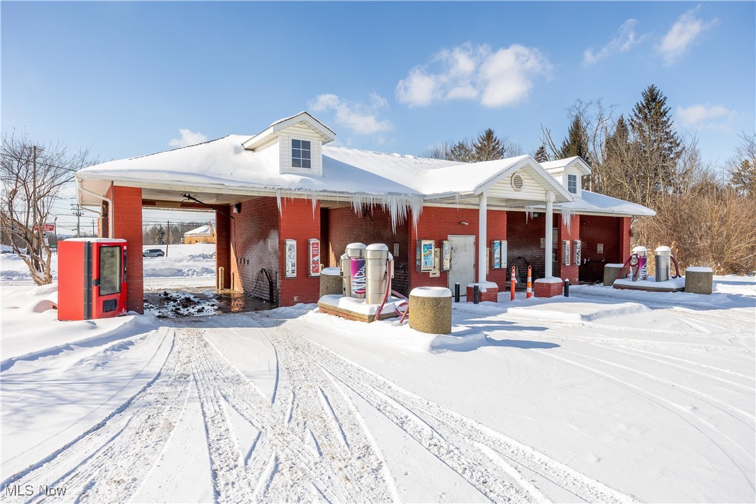247 W Aurora Road