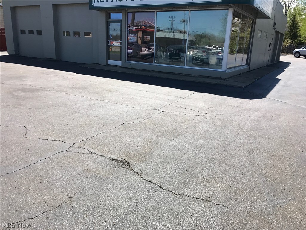 John Tisones 08 - Commercial Sale