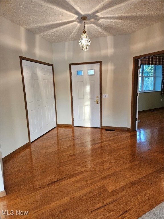 2032 Nottingham Drive, Avon, Ohio image 2