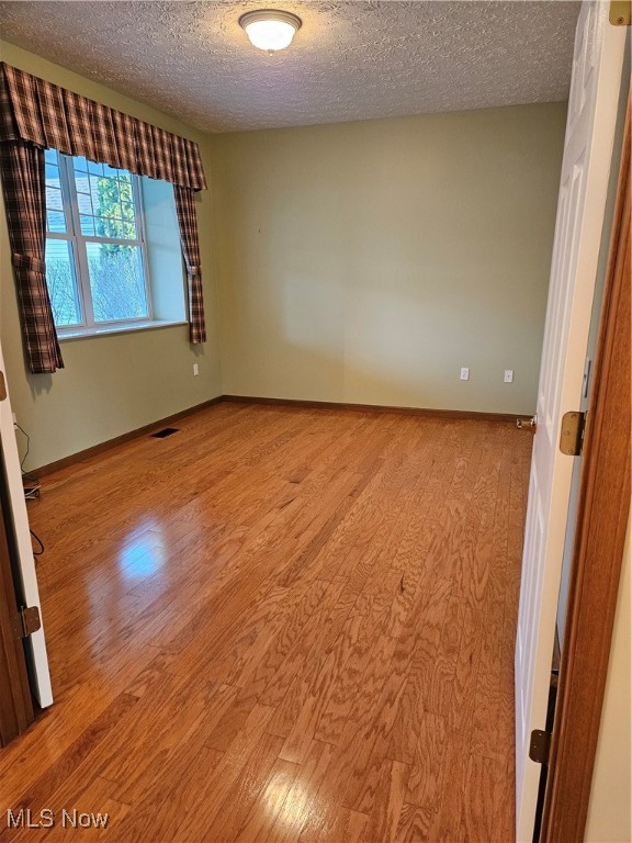 2032 Nottingham Drive, Avon, Ohio image 11