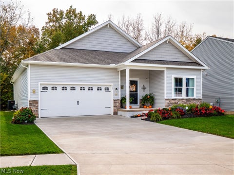 Photo of 757 Hampshire Court, Amherst, OH 44001 (MLS # 5256979)