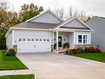 757 Hampshire Court Amherst OH 44001