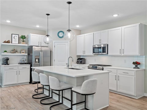 Tiny photo for 757 Hampshire Court, Amherst, OH 44001 (MLS # 5256979)
