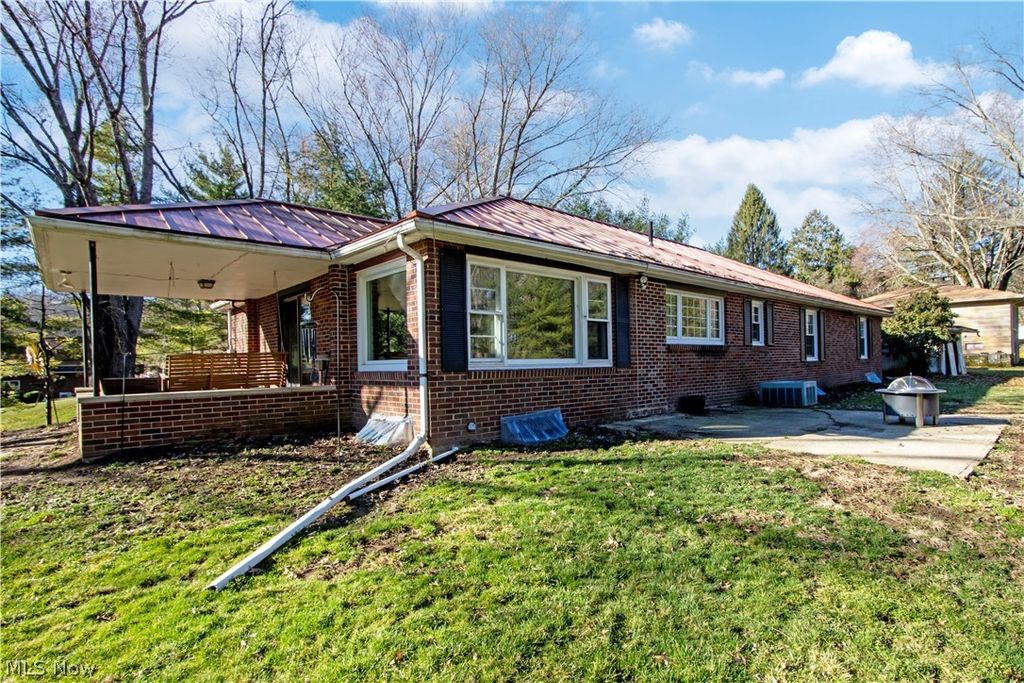 Photo of 800 W Main Street, Loudonville, OH 44842 (MLS # 5192438)