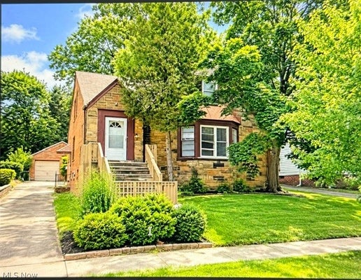 1659 IVYDALE RD, CLEVELAND, OH 44118 - Image fdbeddf9ef03fbf56a73d8ebe9c3d057/1091229185