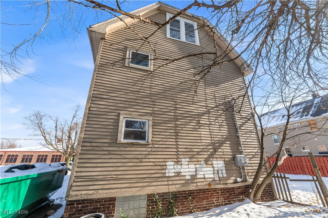 Lake Shore - Residential Lease