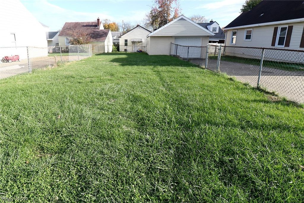 Photo of 134 El Villa Way, Steubenville, OH 43952 (MLS # 5187898)