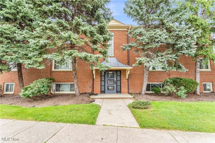 5235 State Rd | Unit 2, Parma - Spacious 1 bed 1 bath apartment! //

$ 825 rent / $ 825 deposit //
$49 application fee per adult //
1 pet under 20 lbs only - no additional pets. After application pre-approval, a PetScreening is required for any animals to proceed with one of our properties; a PetScreening affidavit is still required if you have no pets. (Some breed restrictions apply per HUD guidelines). //
NO SMOKING //
1 time $129 non-refundable set up fee paid at lease signing //
675 FICO Score required //

*** MOVE IN SPECIAL!! HALF OF FIRST MONTH'S RENT IF A DEPOSIT IS PLACED BY 2/15/25!! *** //

$30/month required resident benefit package; can include personal property/liability insurance for an additional $5/month for $35/month total. //

After application Pre-Approval 1 applicant per household application is required to fill out a PetScreening application, before being about to proceed with placing a Reservation Fee for one of our properties. You will receive a pre-approval for your application and in order to proceed, the PetScreening is required. Even if you have NO pets - this application must be filled out. One time, non-refundable pet fee of $200-500 per animal applies to all pets & must be paid before or when you pay your first month rent. (No fee for qualified assistance animals). //

Our application is processed through secure site: Findigs, and they require ID and income verification. Without this, your application will not be processed. They offer 24/7 chat support on their application directly if you have any questions. //

BEDROOMS: 1 //
BATHROOMS: 1 //
APPLIANCES PROVIDED: Fridge and stove //
UTILITIES / RESIDENT RESPONSIBILITY: Resident pays gas and electric and is responsible for snow removal. //

Serious inquiries only.