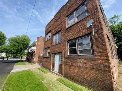 Tiny photo for 15213 Ridpath Avenue, Cleveland, OH 44110 (MLS # 5246041)