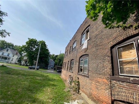 Tiny photo for 15213 Ridpath Avenue, Cleveland, OH 44110 (MLS # 5246041)