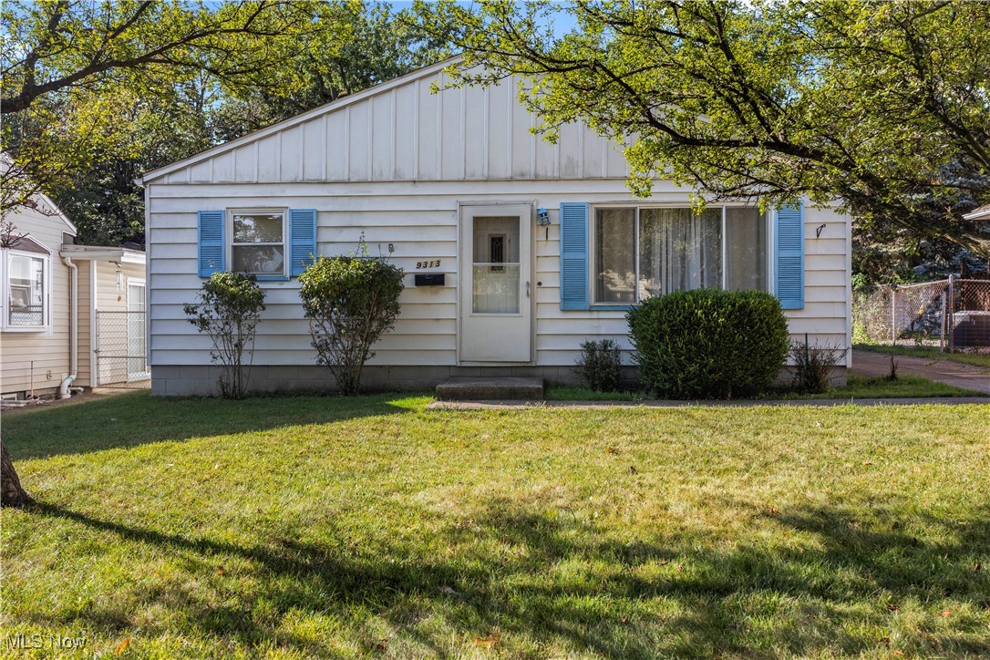 Welcome to this 3 bedroom,1 bathroom ranch home that would be perfect for an investor or a handyman looking for a project. Conveniently located on a quiet, private street, very close to a local park and playground. It features a spacious living room and kitchen, along with a convenient laundry and utility room just off the kitchen. Additionally, there's a 1-car detached garage and a fenced-in backyard. Please note that this home is being sold "AS IS" and requires some tender loving care. Schedule a tour today!