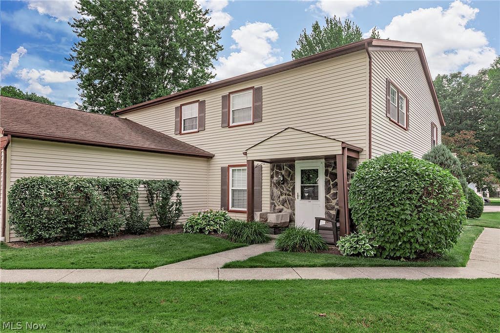 Photo of 3441 Beaver Trail #D, Aurora, OH 44202 (MLS # 5226634)