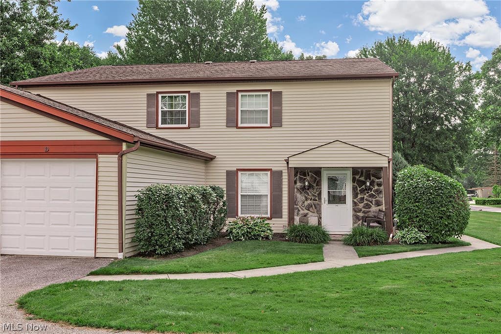 Photo of 3441 Beaver Trail #D, Aurora, OH 44202 (MLS # 5226634)