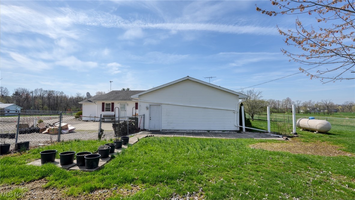 2760 Flint Ridge Road, Hopewell, Ohio image 32