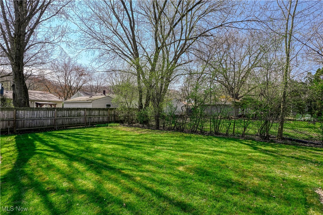 1109 Ellsworth Drive, Akron, Ohio image 35