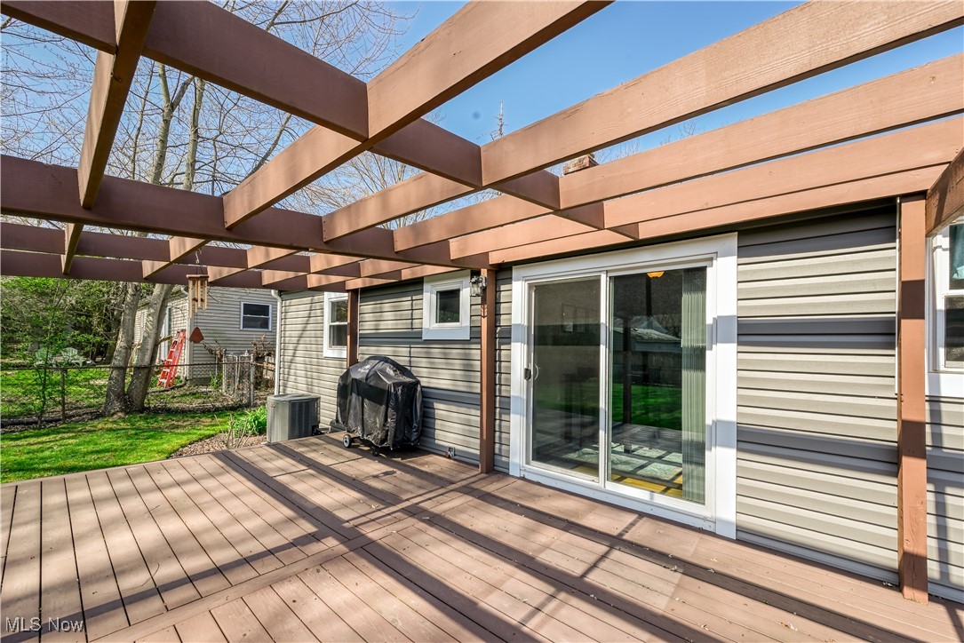 1109 Ellsworth Drive, Akron, Ohio image 32