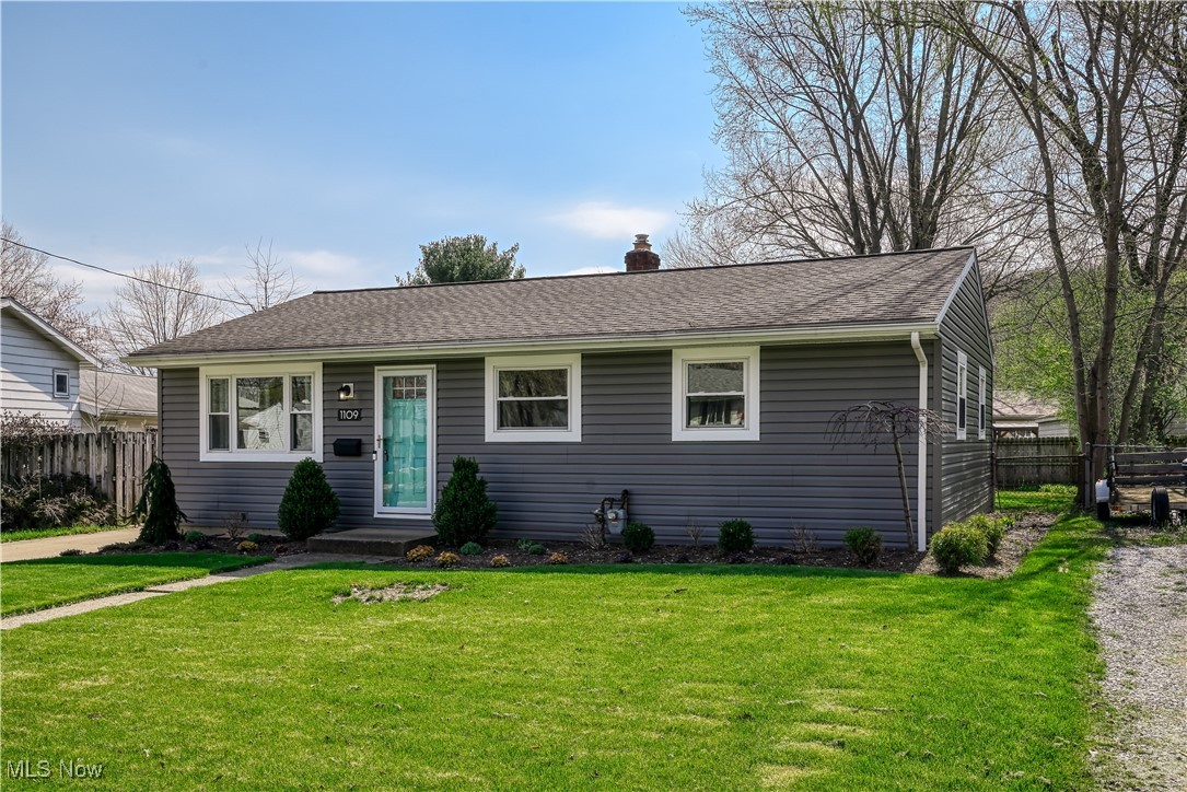 1109 Ellsworth Drive, Akron, Ohio image 2