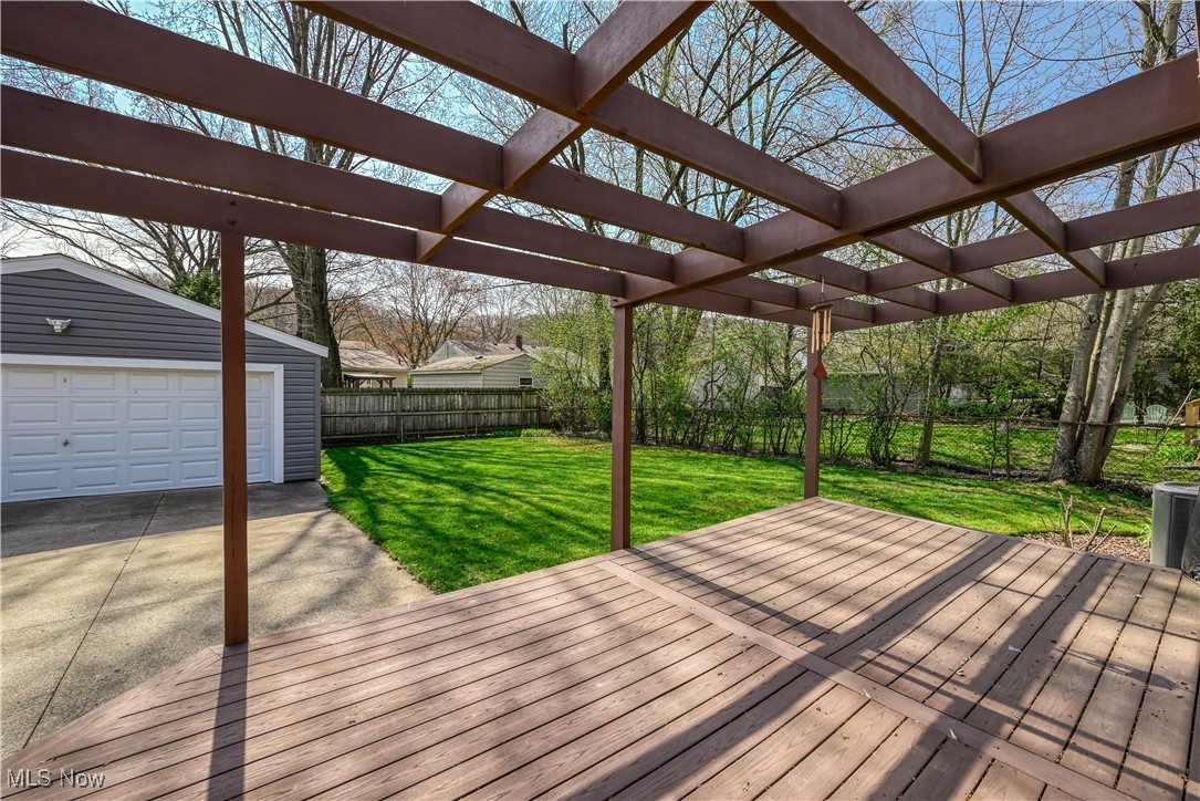 1109 Ellsworth Drive, Akron, Ohio image 30