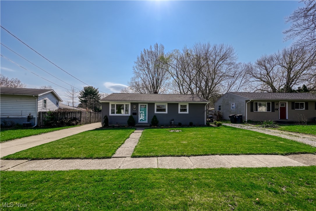 1109 Ellsworth Drive, Akron, Ohio image 4