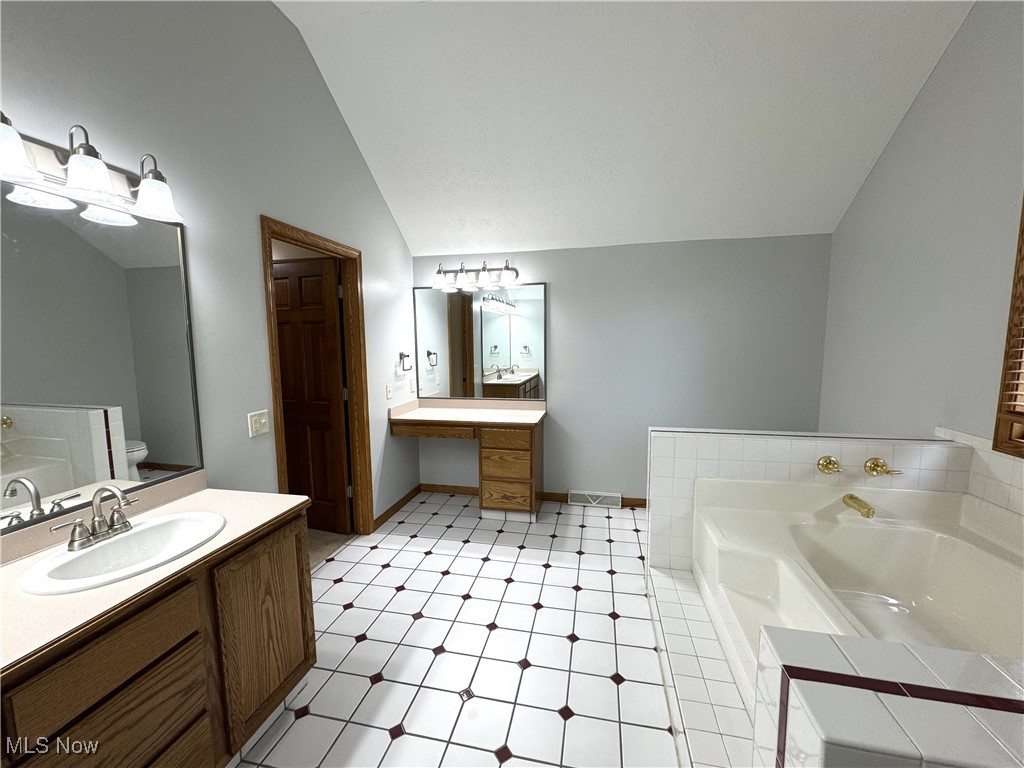 2761 Timberline Drive, Cortland, Ohio image 19