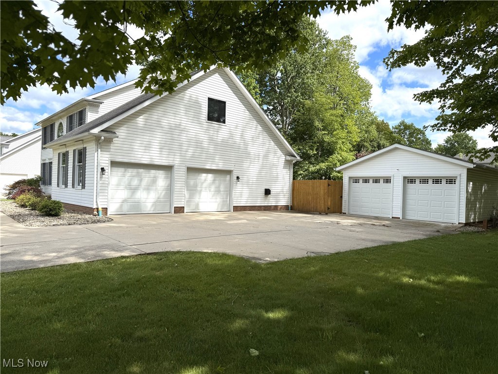 2761 Timberline Drive, Cortland, Ohio image 2
