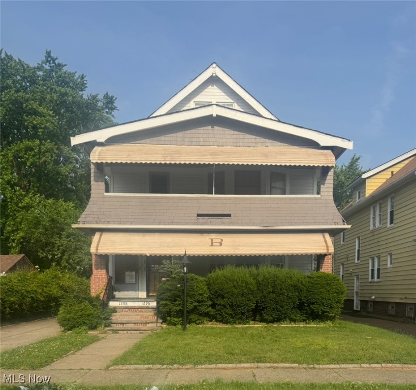 Multi-family home, both upper and lower units occupied. 2 bedrooms and 1 bath in each unit. Full unfinished basement. Great rental property opportunity: 2 new furnaces (2023). 2 new water heaters (2023). Property SOLD AS IS. Seller will make no repairs. Occupied, PLEASE DO NOT APPROACH/DISTURB the tenants.
Serious inquiries only with Proof of Funds included.
Thank you.