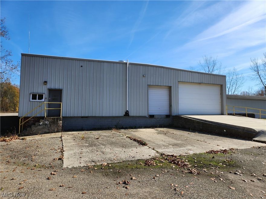 7,900 sq. ft. building for lease in Windham off State Route 82 (just east of Garrettsville).  2 drive-in doors, 1 dock height door, 3 phase power available.  Large open span area (ceiling height up to 20').  5-6 office spaces available.  $2,200/month plus utilities.    10025 State Route 82 - look for the gravel drive off RT 82 (north side) - the drive is called "Haul Road" on some GPS units.