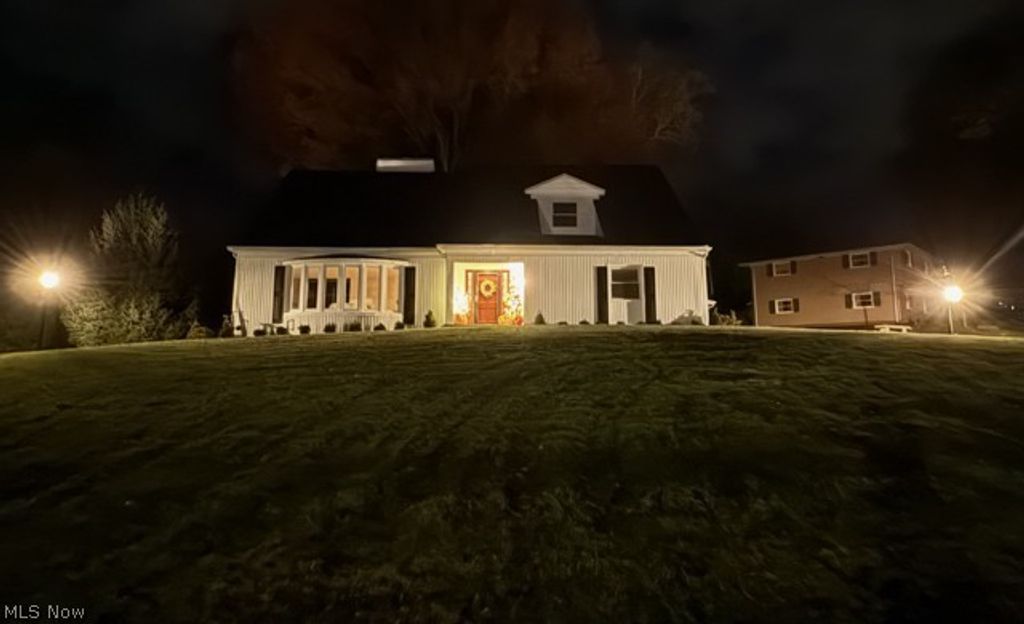 Photo of 1691 Knob Hill Drive, Coshocton, OH 43812 (MLS # 5185811)