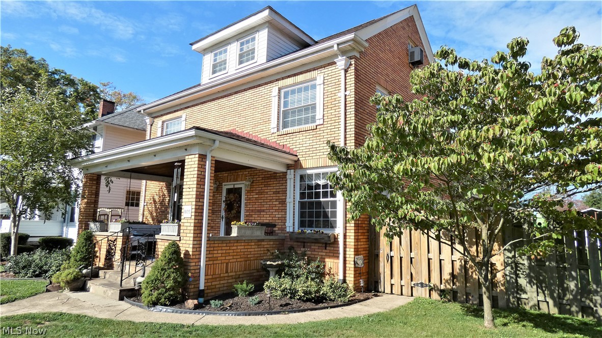 J W Dils Hrs Adn - Residential