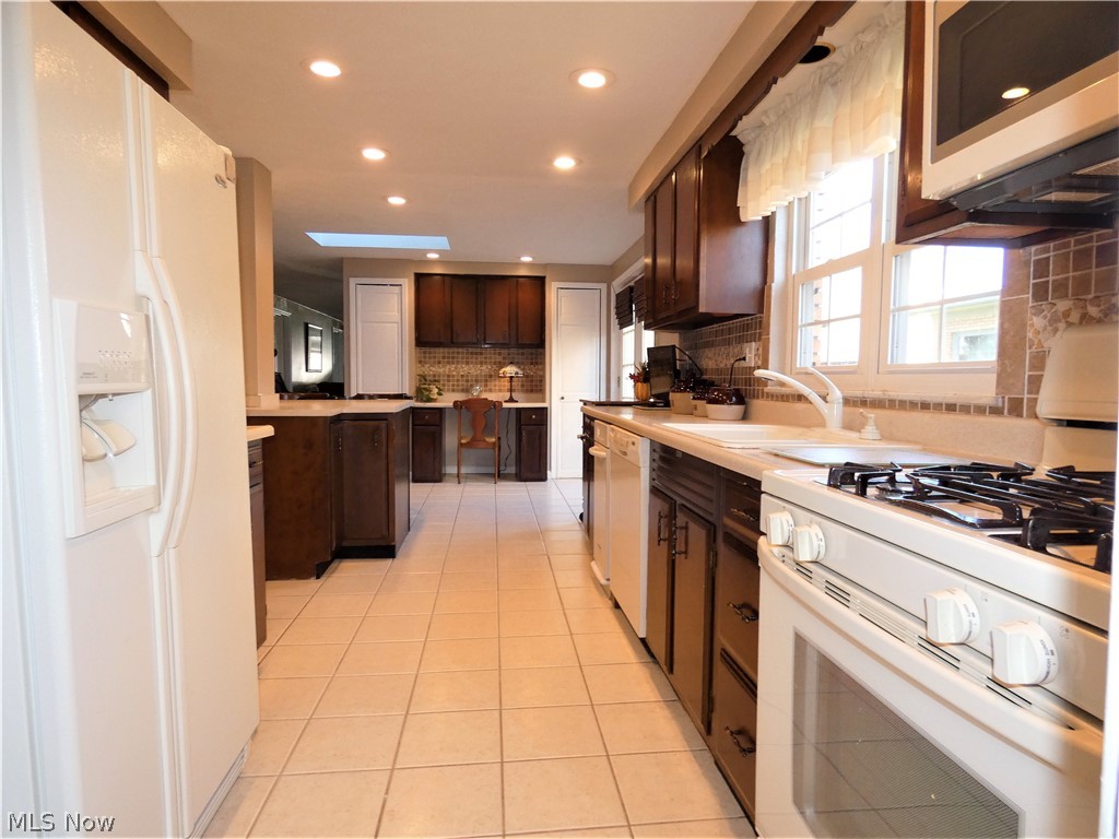 J W Dils Hrs Adn - Residential