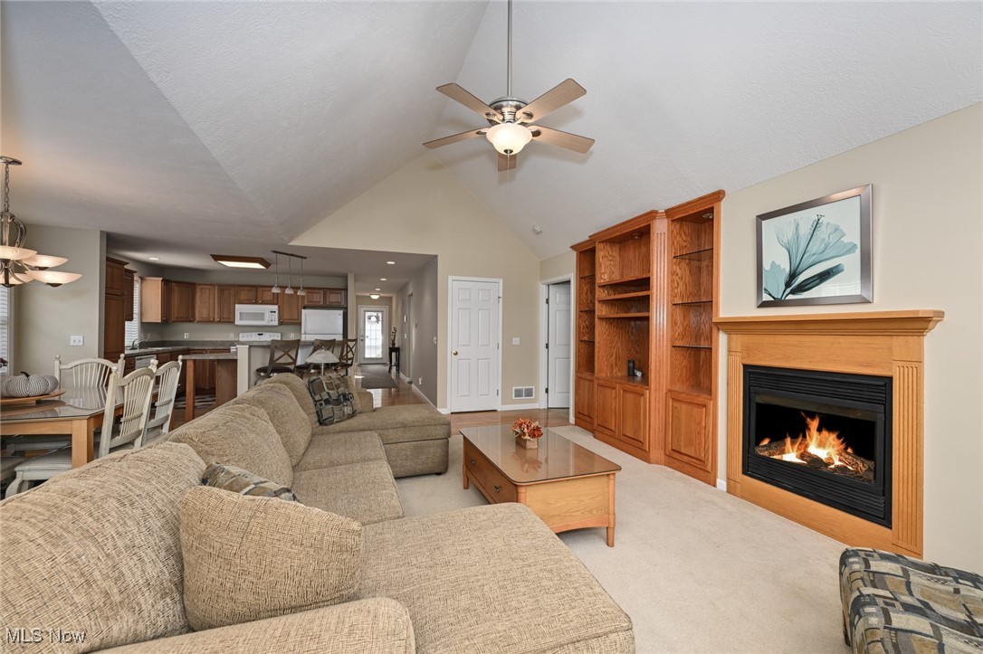 Greenwood Hlnds Condo Ph 12 Am - Residential