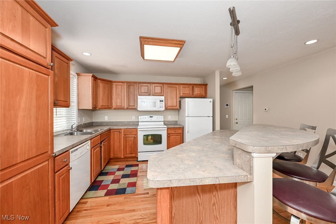 Greenwood Hlnds Condo Ph 12 Am - Residential