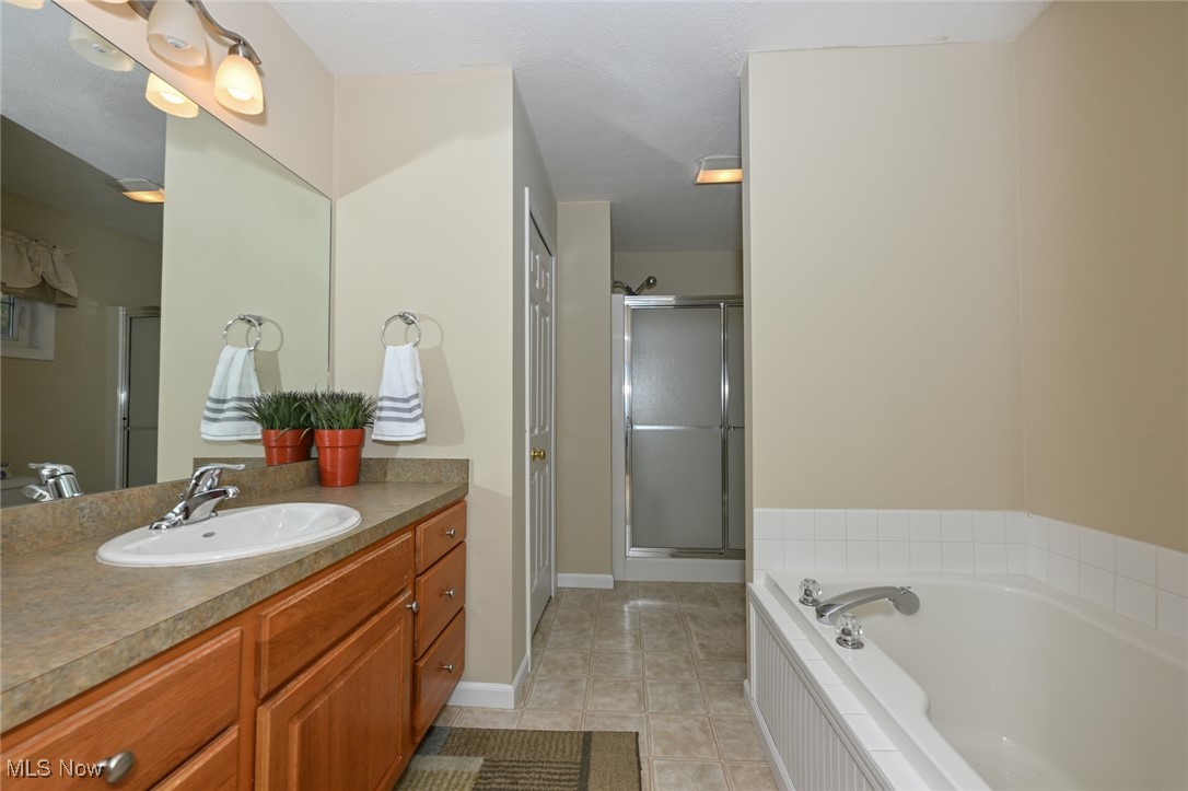 Greenwood Hlnds Condo Ph 12 Am - Residential