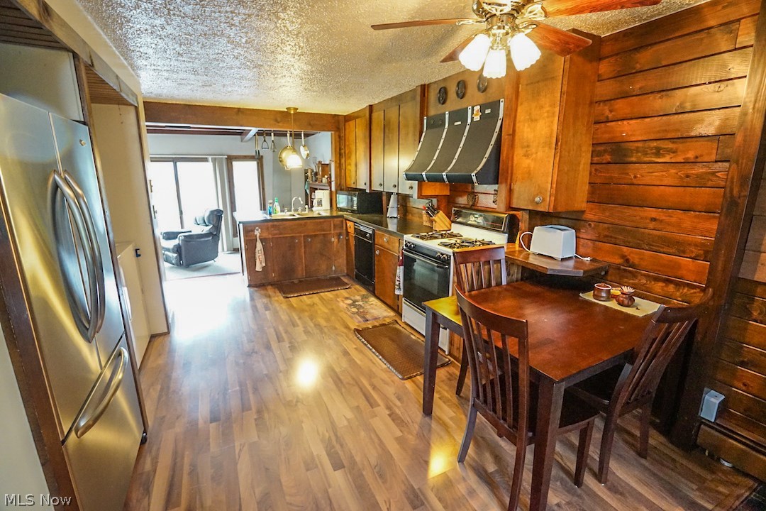 Connecticut Western Reserve - Residential