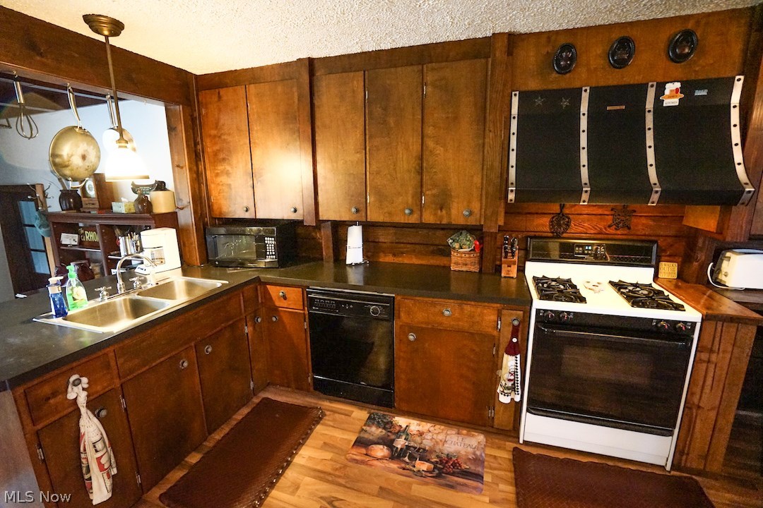 Connecticut Western Reserve - Residential