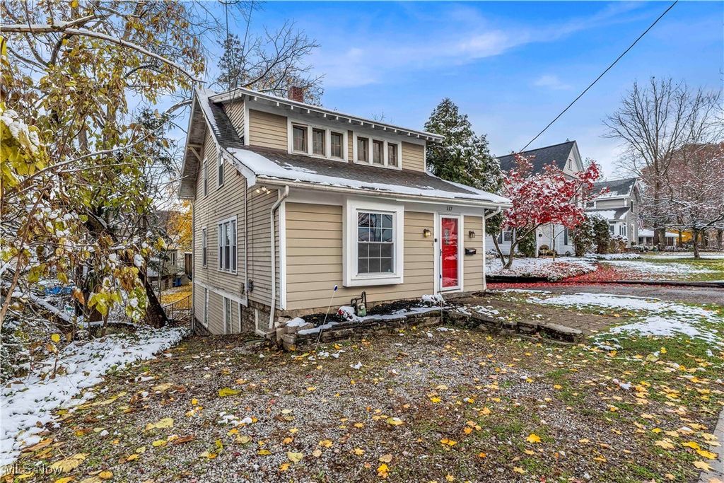 Photo of 117 Cleveland Street, Chagrin Falls, OH 44022 (MLS # 5175480)