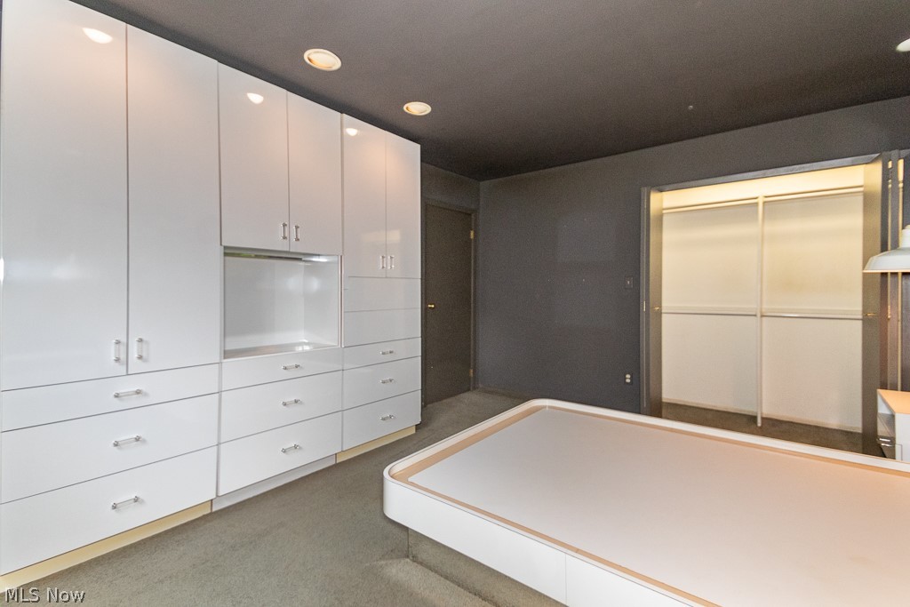 Kenwood Gardens 01 - Residential