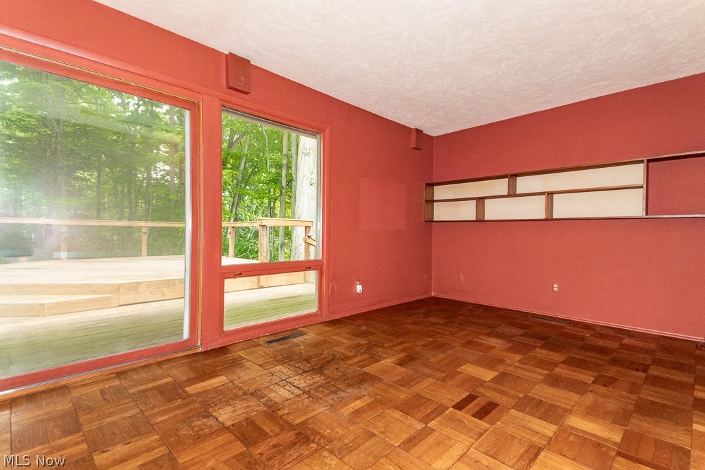 Kenwood Gardens 01 - Residential