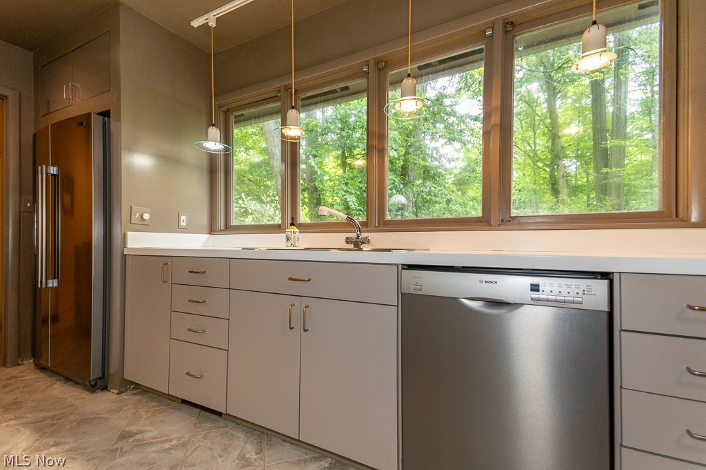 Kenwood Gardens 01 - Residential