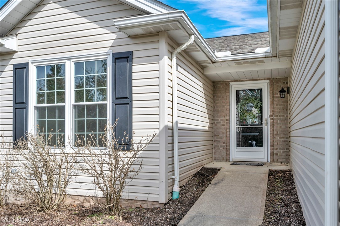 12828 Heritage Trail, North Royalton, Ohio image 3