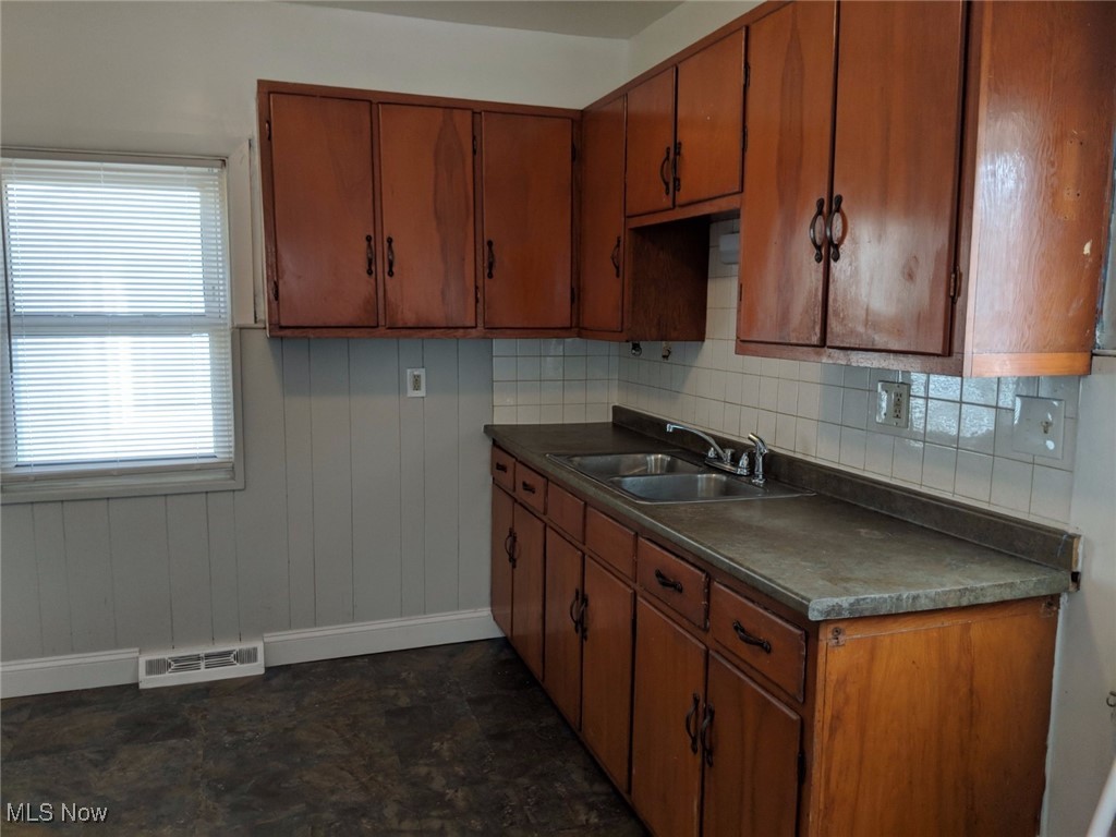 3205 Searsdale Avenue, Cleveland, Ohio image 4