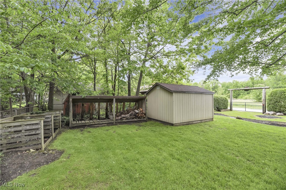 4346 Selhurst Road, North Olmsted, Ohio image 41