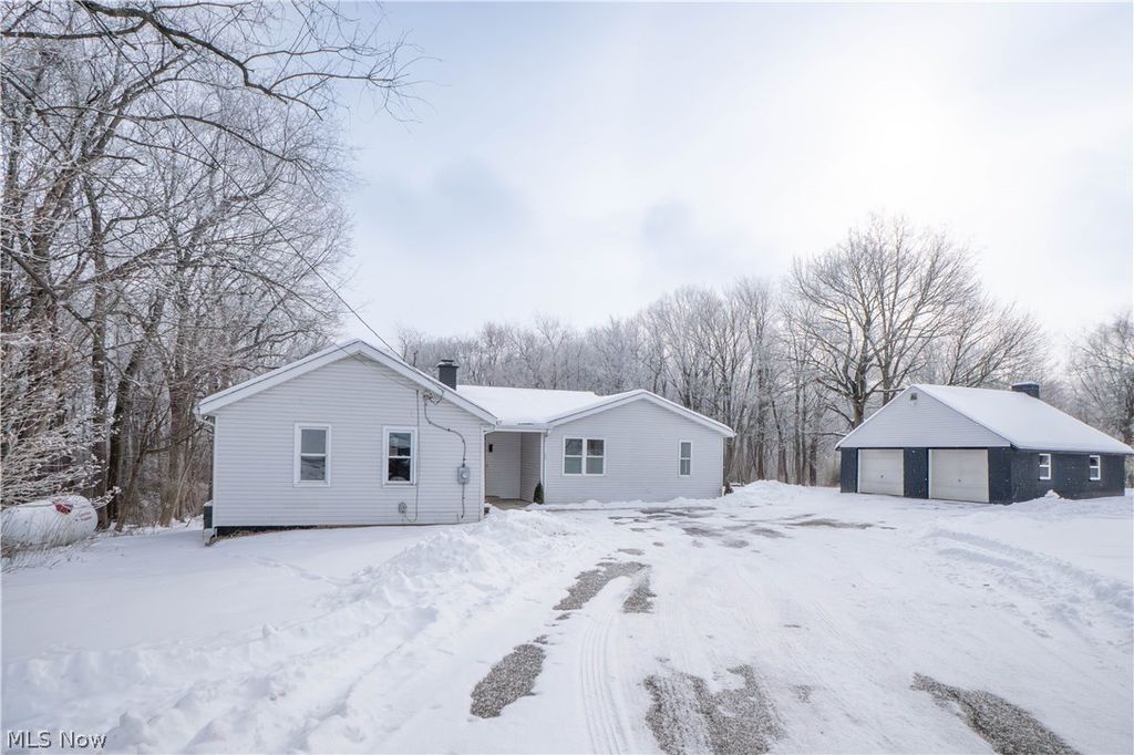 Photo of 5429 Grove Road, Clinton, OH 44216 (MLS # 5188514)