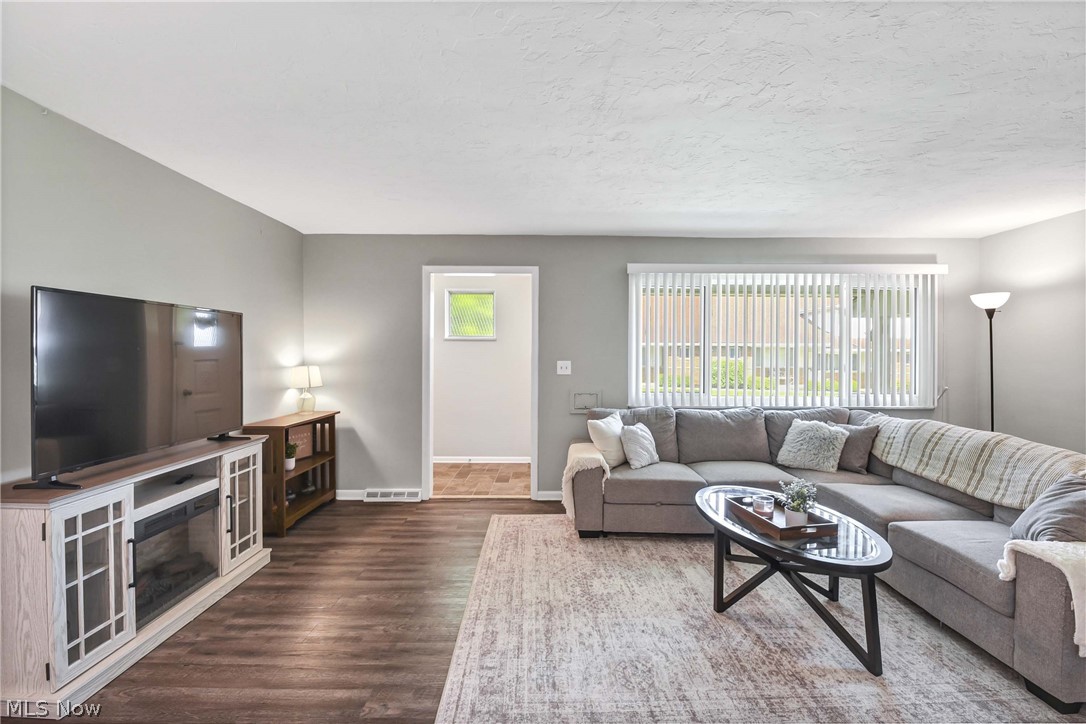 Country Club Condo - Residential