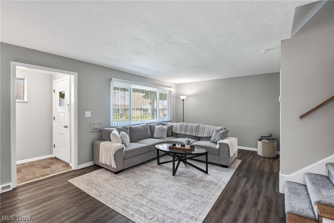 Country Club Condo - Residential